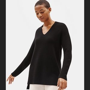 Like new. Eileen fisher seamless Italian cashmere V-neck tunic.